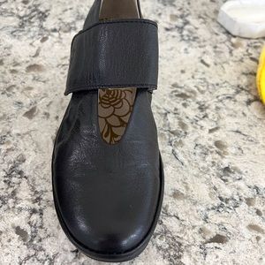 Fly London Mary Janes Black size 37